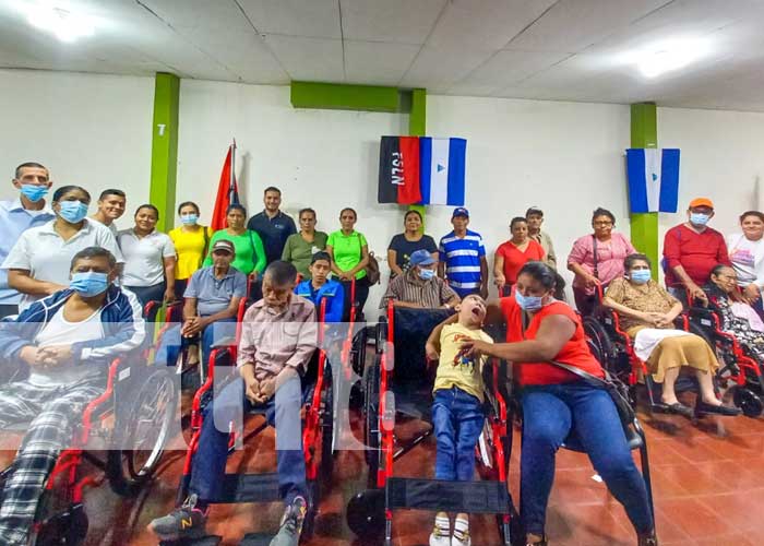 Foto: Entrega de sillas de ruedas para familias en Boaco / TN8