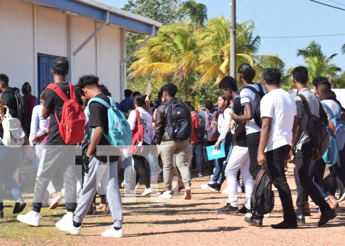 Foto: Estudiantes del Caribe Norte se preparan para ingresar a la UNAN-León / TN8