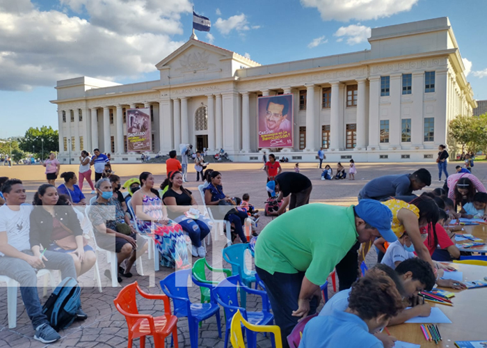 Foto: Todos los domingos celebran a los mimados del hogar en la Plaza de la Revolución, en Managua / TN8