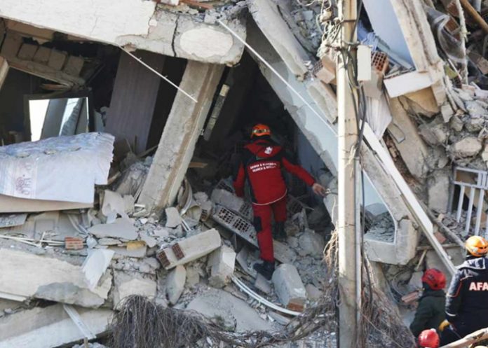Más de 3.500 muertos, caos y destrucción en Turquía y Siria