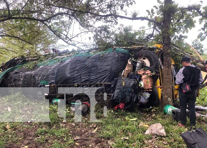 Decenas de personas heridas y un muerto tras volcarse bus en Mulukukú