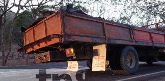 Madriz: Camión queda sin una de sus llantas por aparente exceso de peso