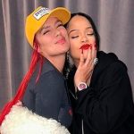 "¡Te amo mamasota!": Dice Karol G al conocer personalmente a Rihanna