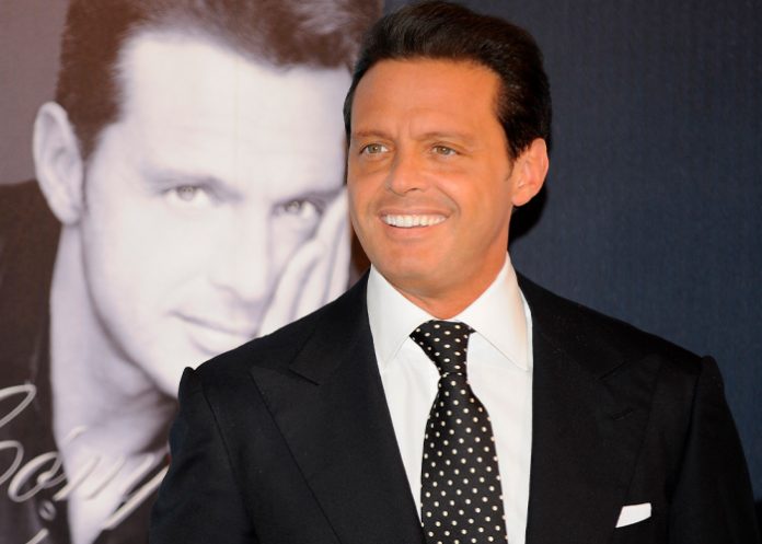 ¡Es oficial! Luis Miguel vuelve a los escenarios este 2023