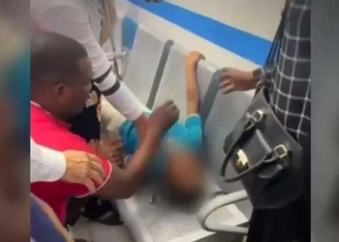 ¡VIDEO! Niños terminan en hospital luego de ver al mismísimo “diablo”