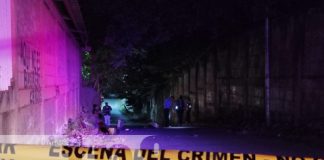 Ensangrentada sobre la calle: Investigan muerte de una mujer en Managua