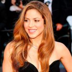 Shakira sigue facturando y saca a la venta una sudadera con su viral frase