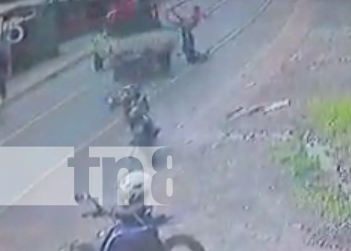Foto: ¡Salieron catapultados! Video de accidente de tránsito, en El Rama / TN8