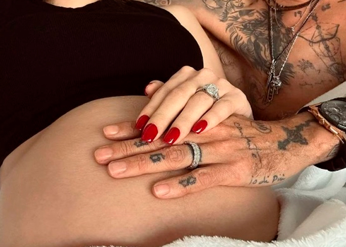 Marc Anthony y Nadia Ferreira revelan el género de su bebé