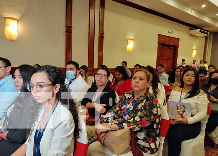 Médicos de Nicaragua amplían conocimientos con congreso cardiovascular