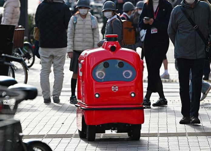 Japón lanza robots de entrega 