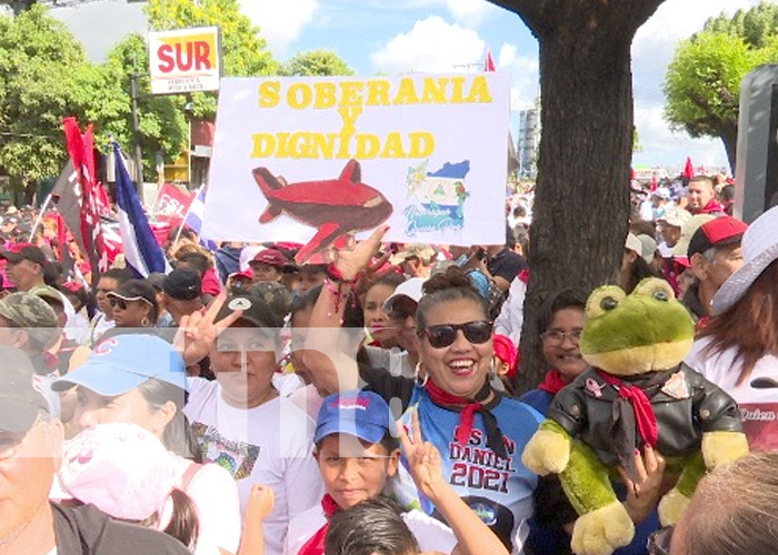 Foto: Nicaragüenses celebran nuevas victorias con multitudinaria caminata / TN8