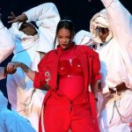 Rihanna es criticada por no bailar en el medio tiempo del Super Bowl