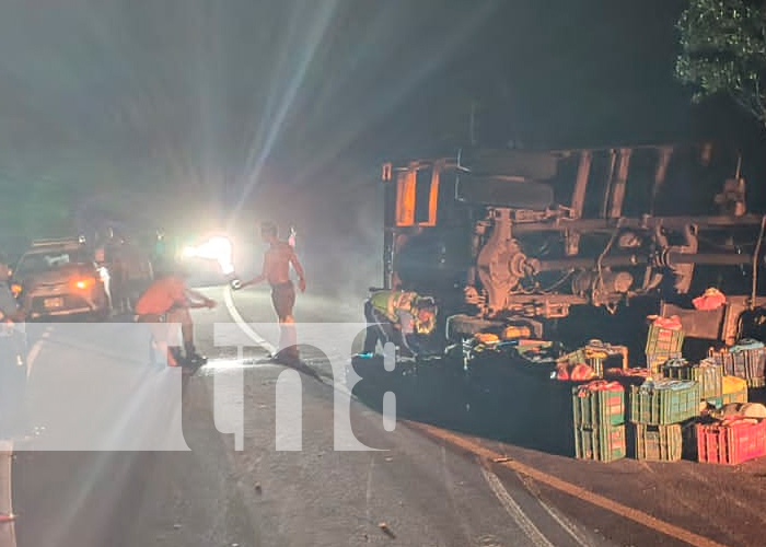 Vuelco de camión con queso dejó un fallecido y 7 lesionados en el Caribe Sur