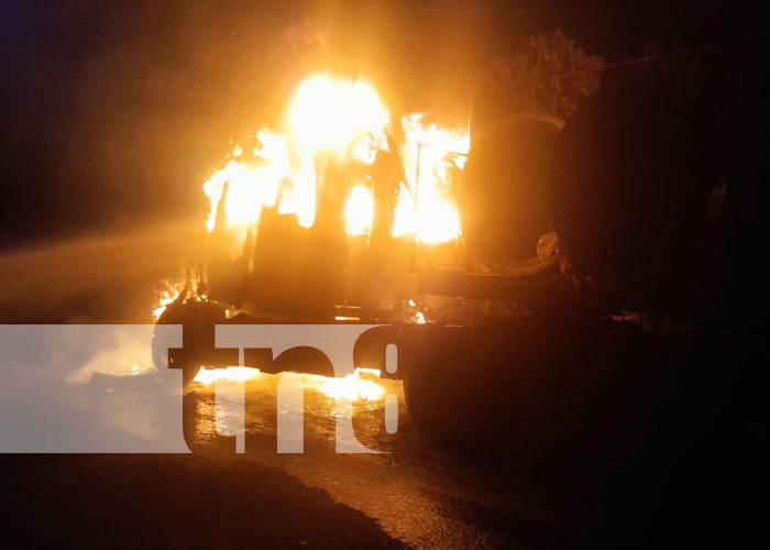 Rastra ardió en llamas en una comunidad de La Trinidad, Estelí