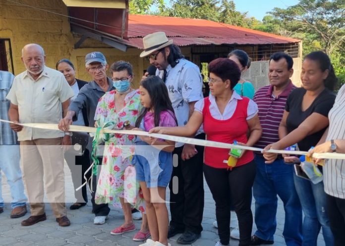 Alcaldía de Juigalpa, inauguró 100 metros de calle adoquinada en el barrio La Canoas