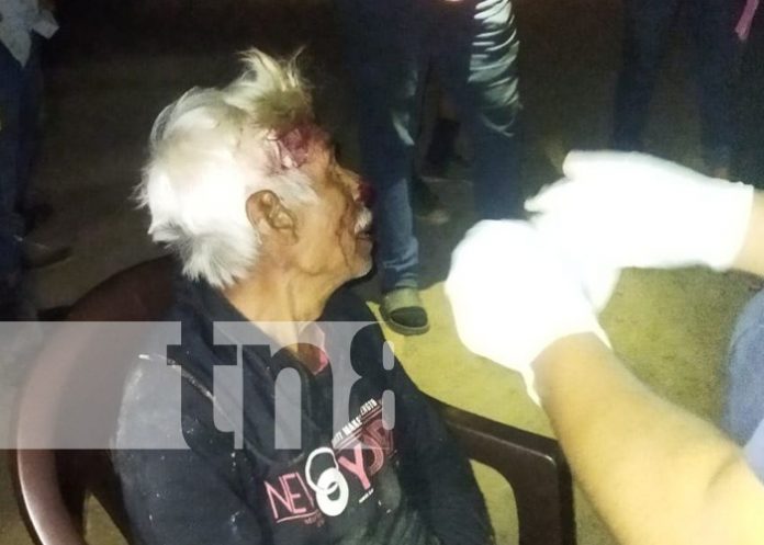 Foto: Ancianito herido tras ser atropellado por un motociclista en El Ayote, en Juigalpa / TN8