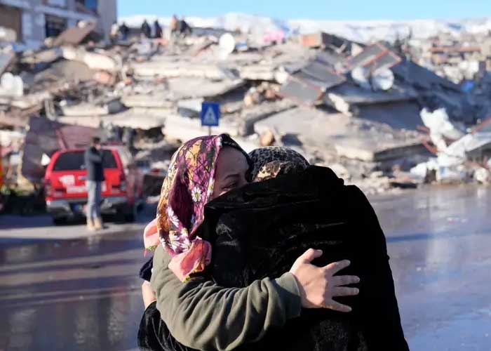Turquía continúa con labores de rescates solo en dos provincias más afectadas