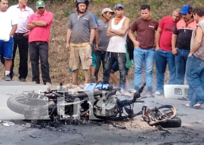 Foto: Dos motociclistas mueren en accidente de tránsito en la carretera León-Matagalpa / TN8