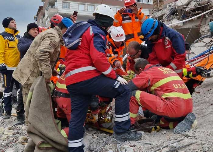 Turquía continúa con labores de rescates solo en dos provincias más afectadas
