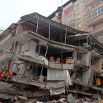 Terremoto en Turquía deja más de 900 muertos