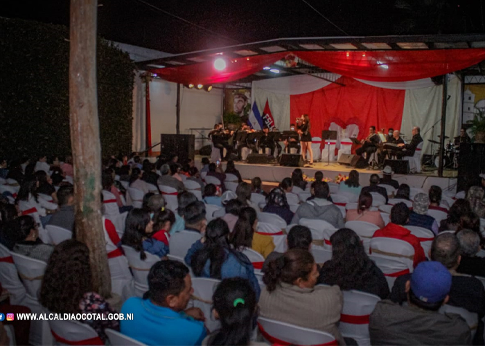 Familias de Ocotal disfrutaron de la onceava edición del Festival del Bolero