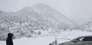 Fuertes nevadas azotan el sur de California