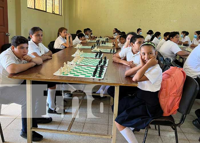 Foto: Desarrollan torneo de ajedrez en un colegio de Managua / TN8