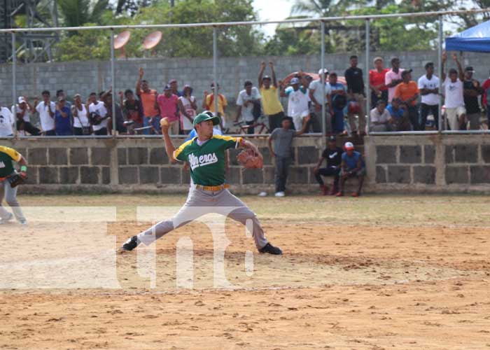 Foto: Gran juego de béisbol en el Caribe / TN8