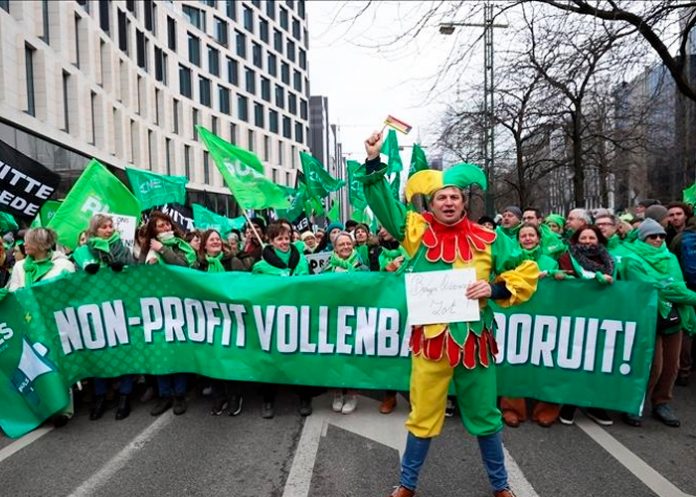 18 mil 500 trabajadores exigen mejores condiciones laborales en Bélgica