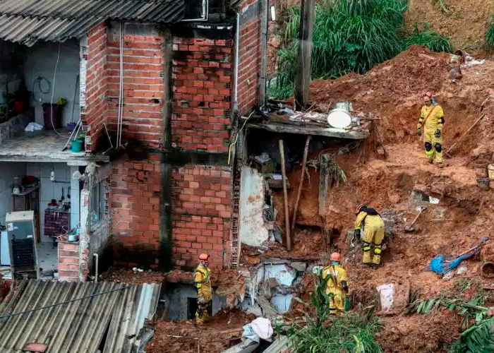 Más de 40 muertos dejan las lluvias en Sao Paulo ¡continúan labores de rescate!