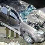Conductor y acompañantes vivos tras accidente vial en Jalapa