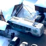Se estrella bus contra una guardería en Canadá ¡hay varios niños heridos!