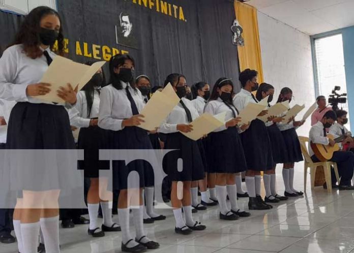 Foto: Cantata en Escuela Normalista de Managua en honor a Rubén Darío / TN8