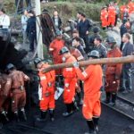 57 personas quedaron atrapadas tras el derrumbe de una mina en China