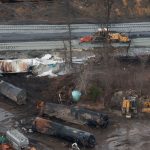 Mortífera contaminación del agua por el descarrilamiento del tren en Ohio