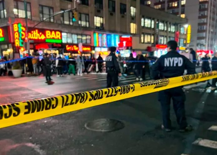 De varios tiros le quitan la vida a un joven en el Times Square, Nueva York