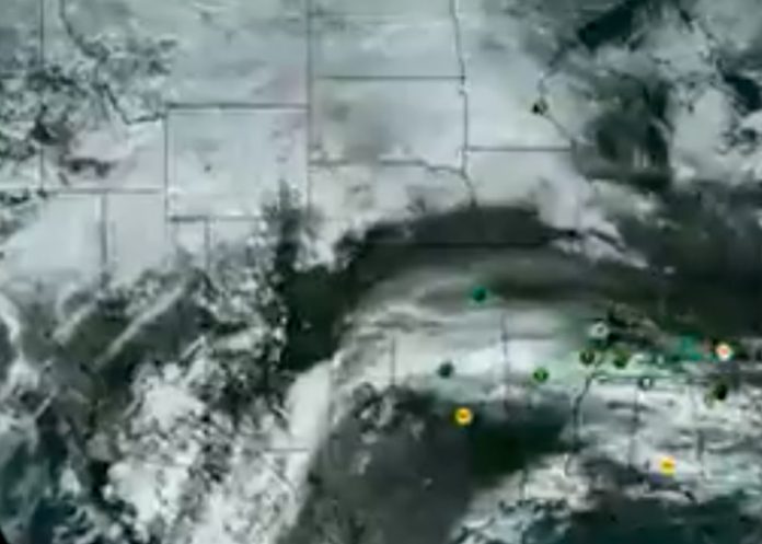 Apocalíptica tormenta invernal azota de costa a costa en Estados Unidos