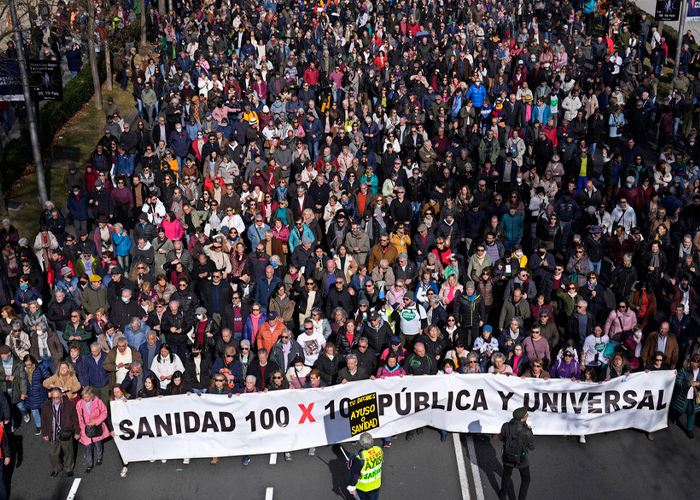 Monumental protesta en Madrid en defensa del sistema público de Salud