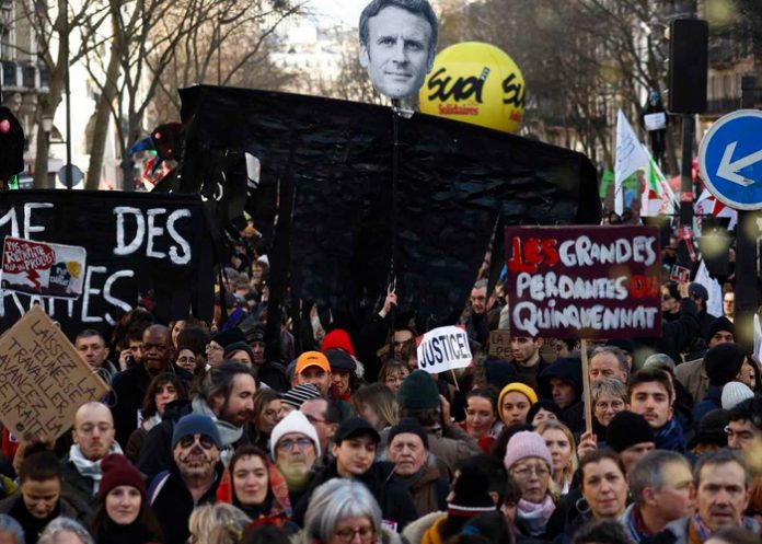Franceses vuelven a las calles contra reforma de pensiones de Macron