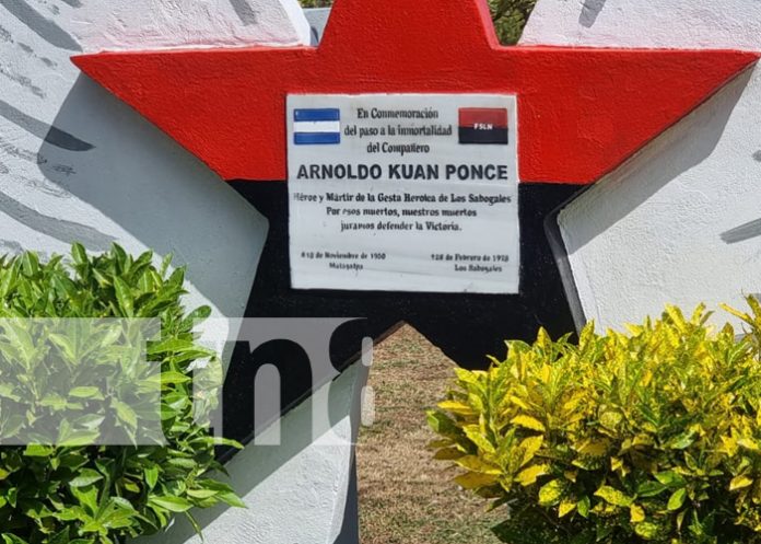 Madre de Arnoldo Quant participa en emotivo homenaje en Managua