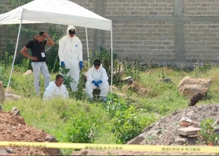 Hallan más de 30 cadáveres en dos fosas comunes en Jalisco, México
