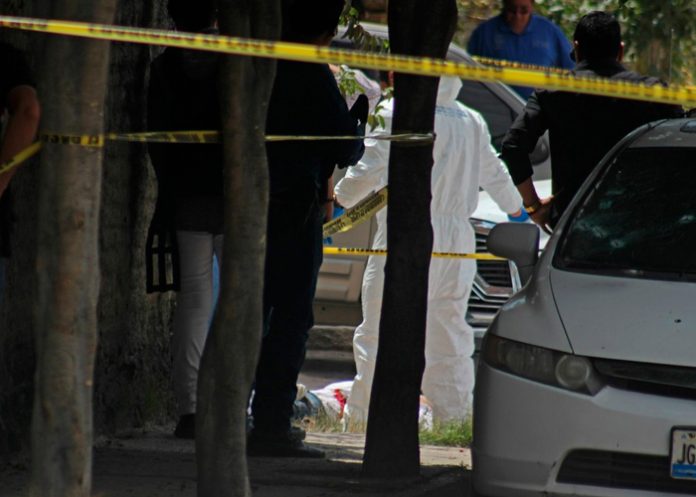 Mató su esposa y suegra frente a las autoridades de la Fiscalía en Jalisco