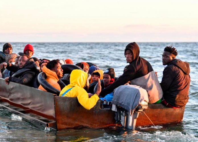 Ocho migrantes muertos, entre ella una embarazada, en el Mediterráneo