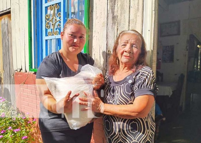 Foto: Entrega de paquetes alimenticios en Managua / TN8