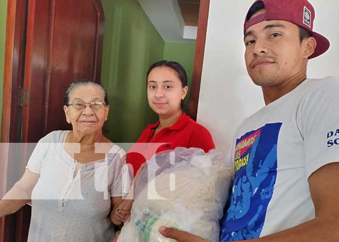 Foto: Entrega de paquetes alimenticios en Managua / TN8