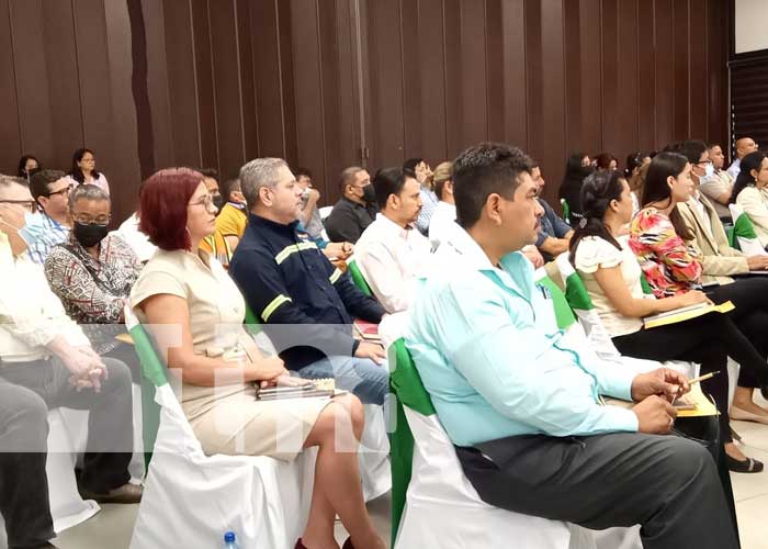 Foto: Gran seminario en Managua con gestores para permisos de construcción / TN8