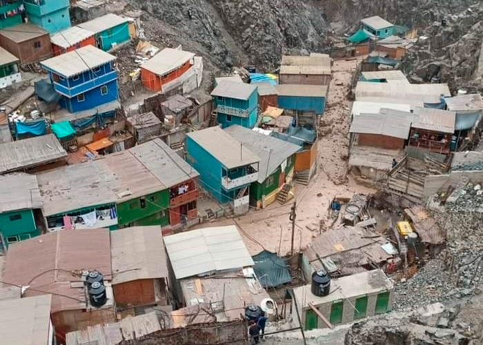 Río de lodo y piedra sepultó a 40 personas por las intensas lluvias en Perú