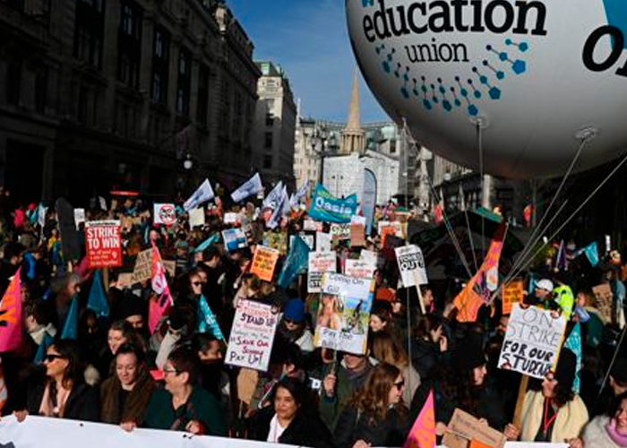 ¡No aguantan más!: Trabajadores de Reino Unido hacen la huelga más grande