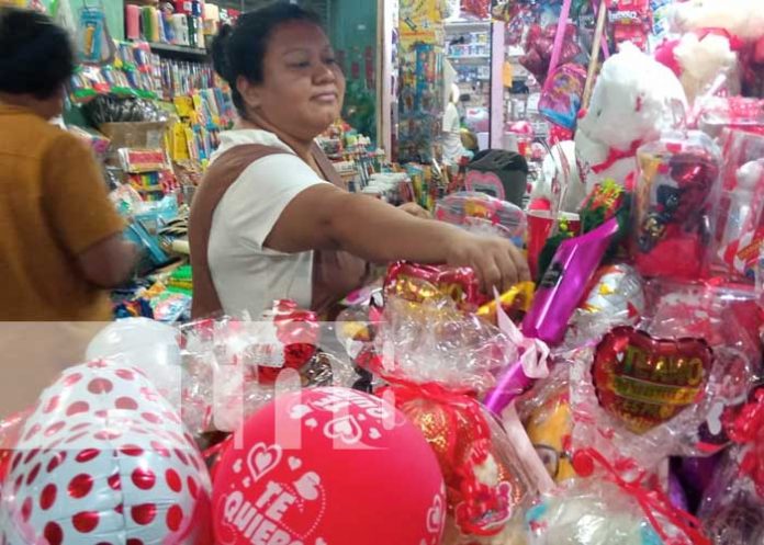 Foto: Bonitos obsequios para San Valentín en el Mercado Roberto Huembes / TN8